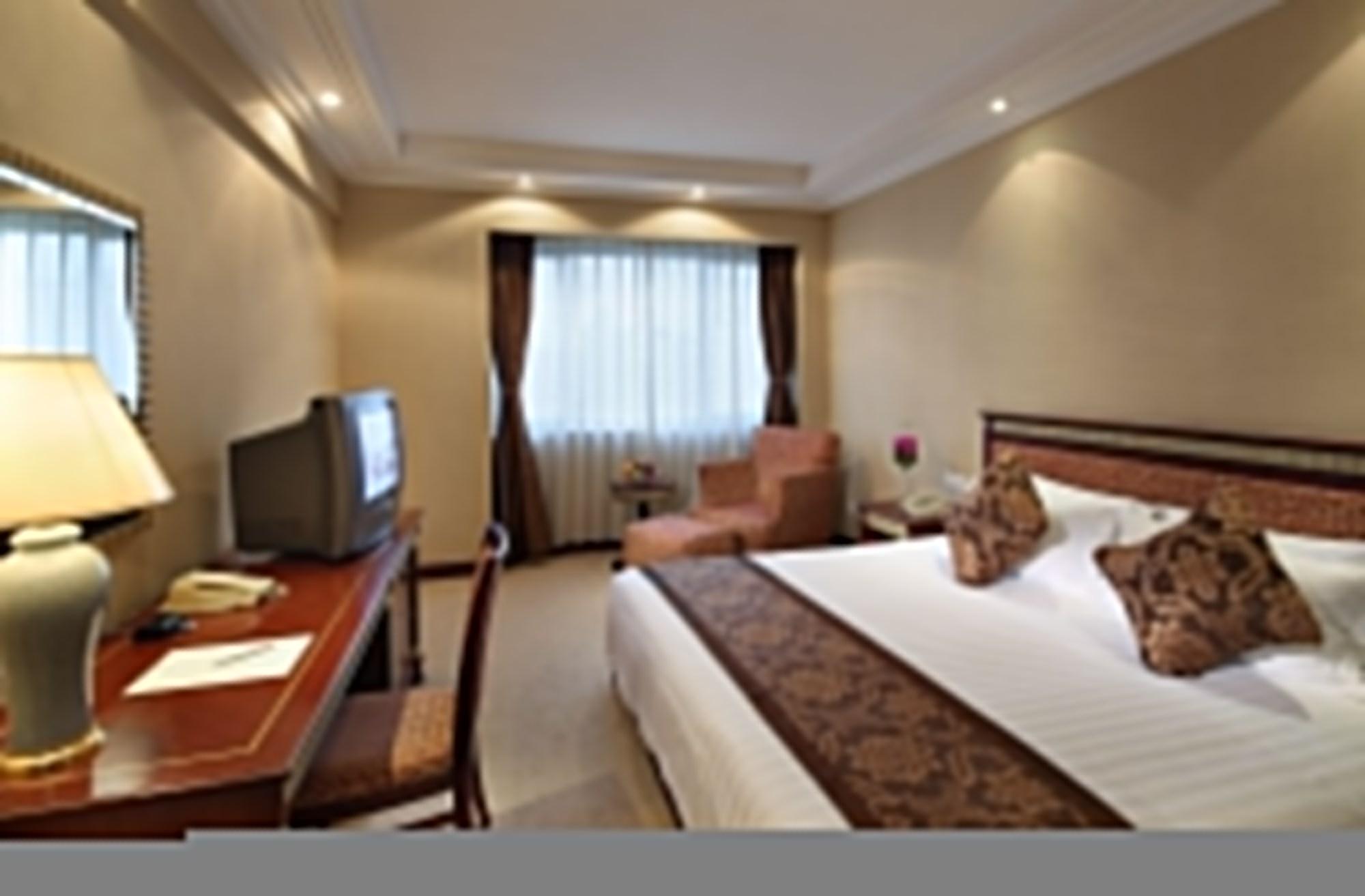 Shanghai Hotel Jin Jiang Exterior photo